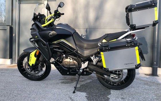 Neufahrzeug QJ Motor SVT 650 X - Bild 3 Neufahrzeug QJ Motor SVT 650 X - Bild 3