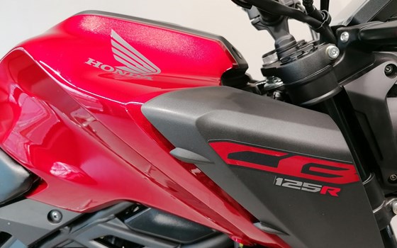 Neufahrzeug Honda CB125R - Bild 3 Neufahrzeug Honda CB125R - Bild 3