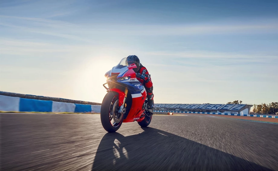 Angebot Honda CBR1000RR-R Fireblade SP Bild 6: Angebot Honda CBR1000RR-R Fireblade SP