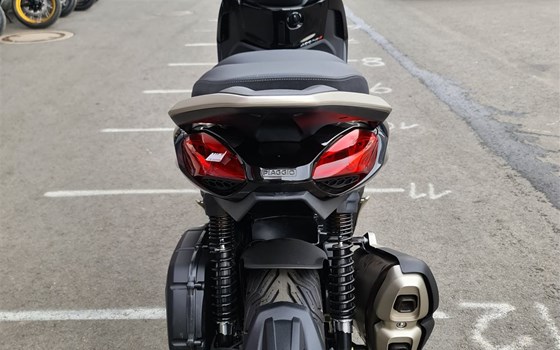 Neufahrzeug Piaggio Beverly 400 - Bild 9 Neufahrzeug Piaggio Beverly 400 - Bild 9