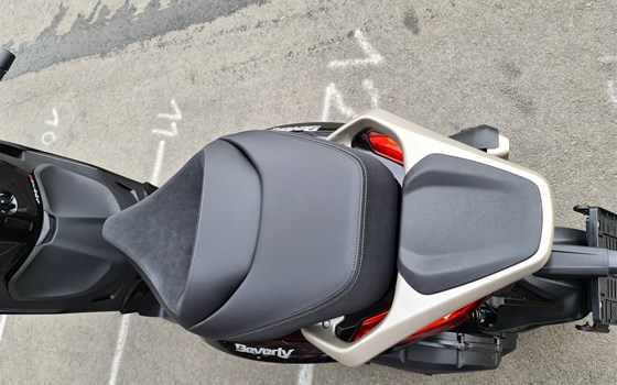 Neufahrzeug Piaggio Beverly 400 - Bild 11 Neufahrzeug Piaggio Beverly 400 - Bild 11