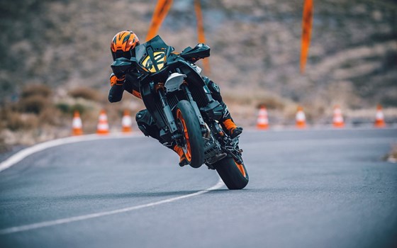 Neufahrzeug KTM 890 SMT - Bild 16
