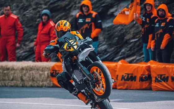 Neufahrzeug KTM 890 SMT - Bild 6