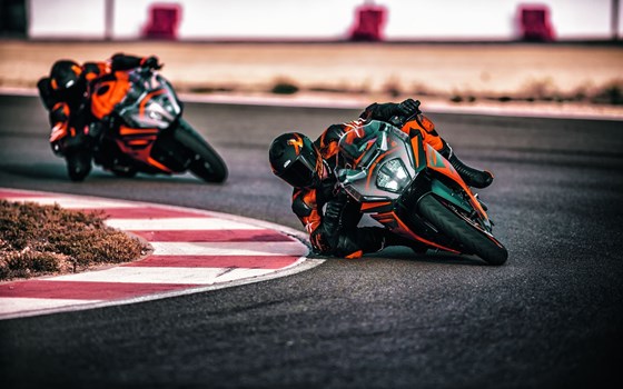 Neufahrzeug KTM RC 390 - Bild 11