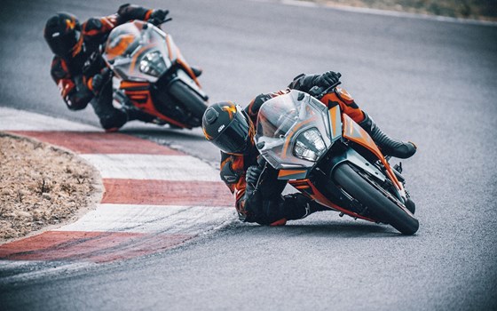 Neufahrzeug KTM RC 390 - Bild 15