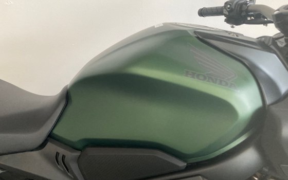 Neufahrzeug Honda CB650R E-Clutch - Bild 3 Neufahrzeug Honda CB650R E-Clutch - Bild 3