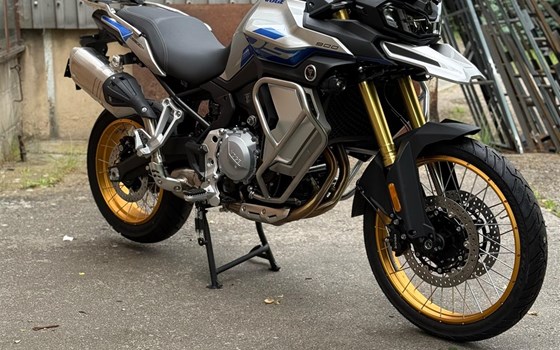 Neufahrzeug Voge 900DS - Bild 1