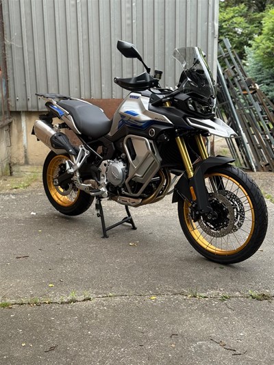 900DS