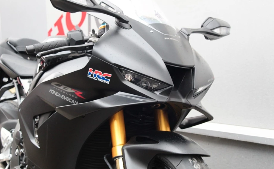 Angebot Honda CBR1000RR-R Fireblade SP Bild 3: Angebot Honda CBR1000RR-R Fireblade SP