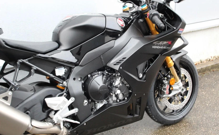 Angebot Honda CBR1000RR-R Fireblade SP Bild 4: Angebot Honda CBR1000RR-R Fireblade SP