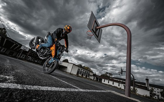 Neufahrzeug KTM 125 Duke - Bild 29