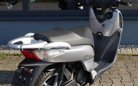 Gebrauchtmotorrad Honda SH150i - Bild 8