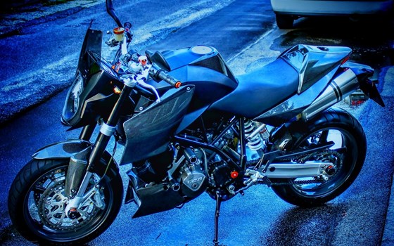 Gebrauchtmotorrad KTM 990 Super Duke - Bild 7 Gebrauchtmotorrad KTM 990 Super Duke - Bild 7