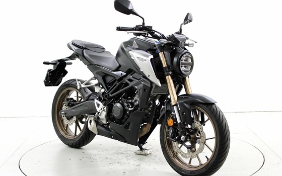 Motorrad Occasion Honda CB125R - Bild 2