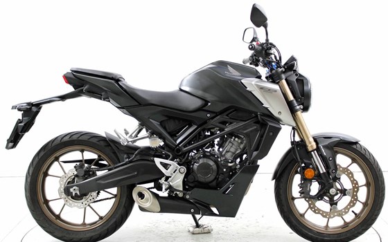 Motorrad Occasion Honda CB125R - Bild 4