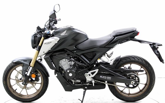 Motorrad Occasion Honda CB125R - Bild 5