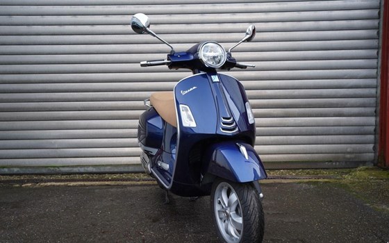 Gebrauchtmotorrad Vespa GTS 125 Super - Bild 1 Gebrauchtmotorrad Vespa GTS 125 Super - Bild 1