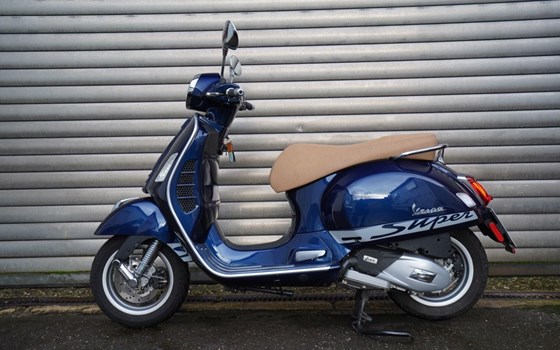 Gebrauchtmotorrad Vespa GTS 125 Super - Bild 2 Gebrauchtmotorrad Vespa GTS 125 Super - Bild 2