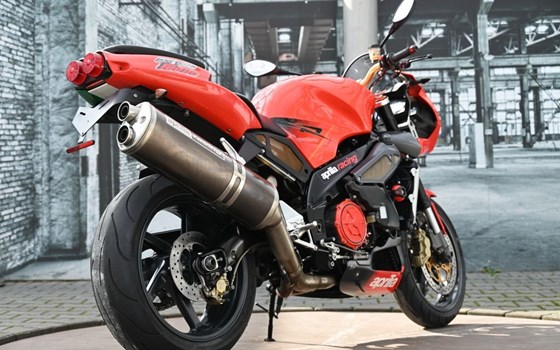 Gebrauchtmotorrad Aprilia RSV 1000 Tuono - Bild 12