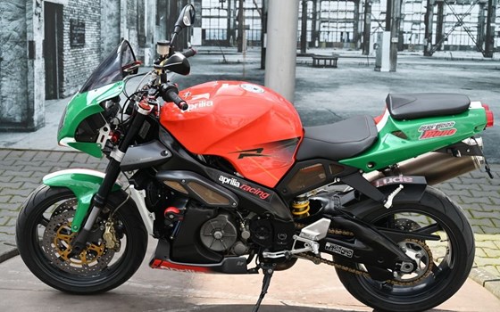 Gebrauchtmotorrad Aprilia RSV 1000 Tuono - Bild 9