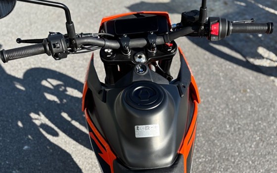 Neufahrzeug KTM 125 SMC R - Bild 13