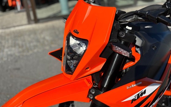 Neufahrzeug KTM 125 SMC R - Bild 16