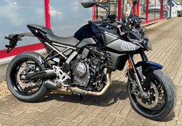 Neumotorrad Suzuki GSX-8S