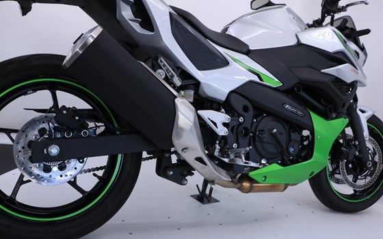 Gebrauchtmotorrad Kawasaki Z7 Hybrid - Bild 11