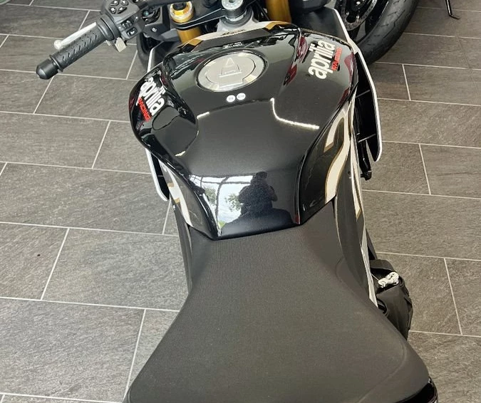 Angebot Aprilia Tuono V4 1100 Factory Bild 5: Angebot Aprilia Tuono V4 1100 Factory