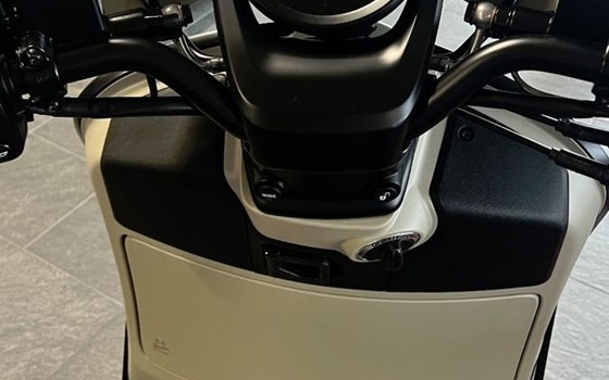 Neufahrzeug Vespa GTV 300 - Bild 10