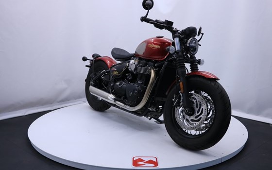 Gebrauchtmotorrad Triumph Bonneville Bobber Gold Line - Bild 1
