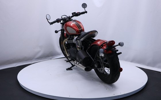 Gebrauchtmotorrad Triumph Bonneville Bobber Gold Line - Bild 5