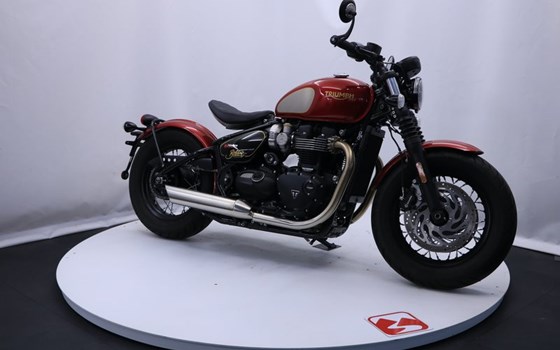 Gebrauchtmotorrad Triumph Bonneville Bobber Gold Line - Bild 8