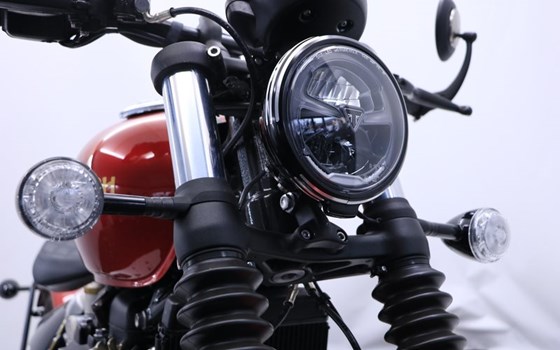 Gebrauchtmotorrad Triumph Bonneville Bobber Gold Line - Bild 9