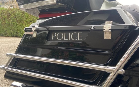 Gebrauchtmotorrad Harley-Davidson Road King Police FLHP - Bild 11 Gebrauchtmotorrad Harley-Davidson Road King Police FLHP - Bild 11