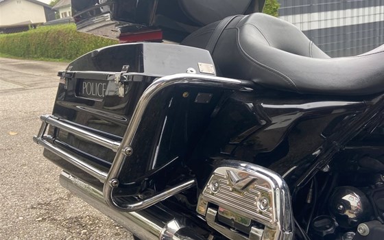Gebrauchtmotorrad Harley-Davidson Road King Police FLHP - Bild 12 Gebrauchtmotorrad Harley-Davidson Road King Police FLHP - Bild 12