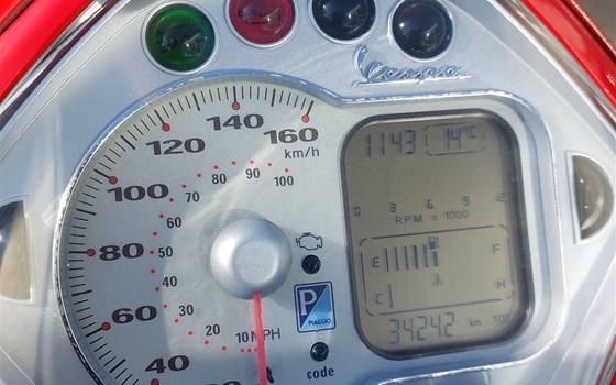 Gebrauchtmotorrad Vespa GTS 250 i.e. - Bild 7