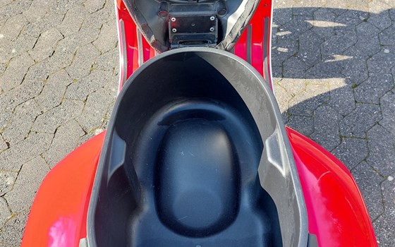 Gebrauchtmotorrad Vespa GTS 250 i.e. - Bild 8
