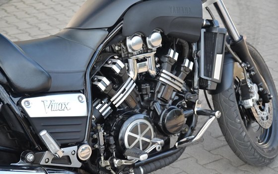 Gebrauchtmotorrad Yamaha V-Max VMX 1200 - Bild 4 Gebrauchtmotorrad Yamaha V-Max VMX 1200 - Bild 4