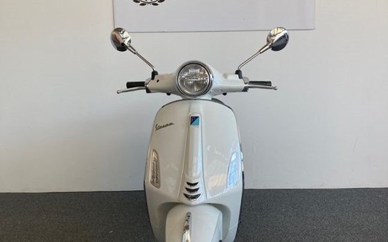Neufahrzeug Vespa Primavera 50 - Bild 4 Neufahrzeug Vespa Primavera 50 - Bild 4