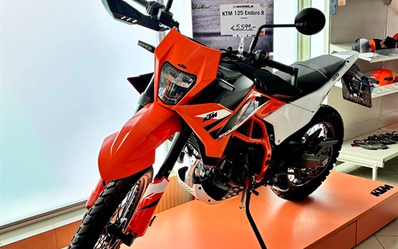 Neufahrzeug KTM 125 SMC R - Bild 1 Neufahrzeug KTM 125 SMC R - Bild 1