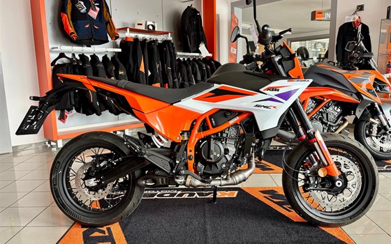 Neufahrzeug KTM 390 SMC R - Bild 1 Neufahrzeug KTM 390 SMC R - Bild 1