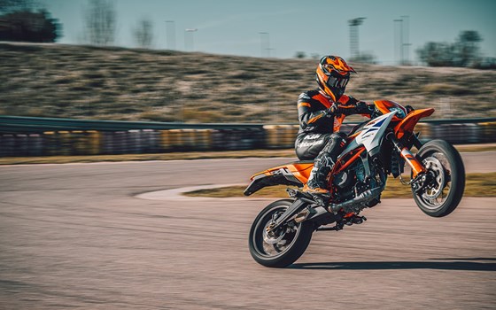 Neufahrzeug KTM 390 SMC R - Bild 10 Neufahrzeug KTM 390 SMC R - Bild 10