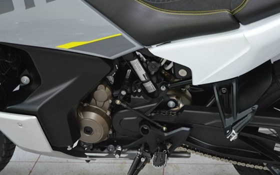 Gebrauchtmotorrad Husqvarna Norden 901 - Bild 8