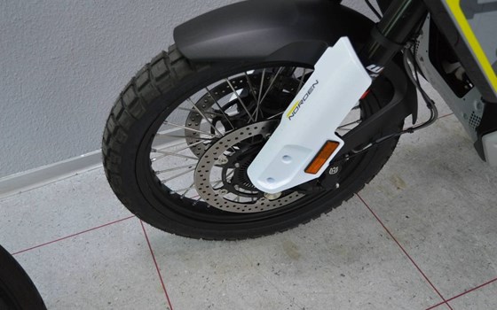 Gebrauchtmotorrad Husqvarna Norden 901 - Bild 9