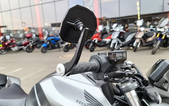 Neufahrzeug Honda CB1000 Hornet - Bild 7 Neufahrzeug Honda CB1000 Hornet - Bild 7