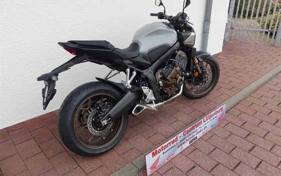 Neufahrzeug Honda CB650R E-Clutch - Bild 3