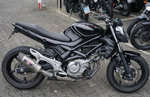 Gebrauchtmotorrad Suzuki SFV 650 Gladius