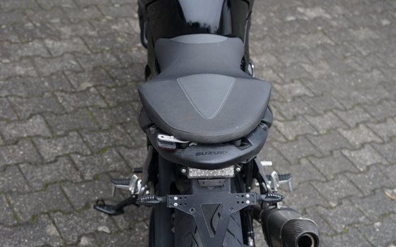 Gebrauchtmotorrad Suzuki SFV 650 Gladius - Bild 11