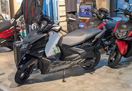 Neumotorrad Yamaha RayZR